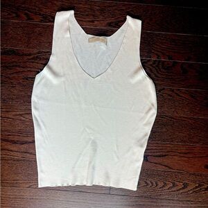 Elegant White Sleeveless Top size M office style beautiful cream top